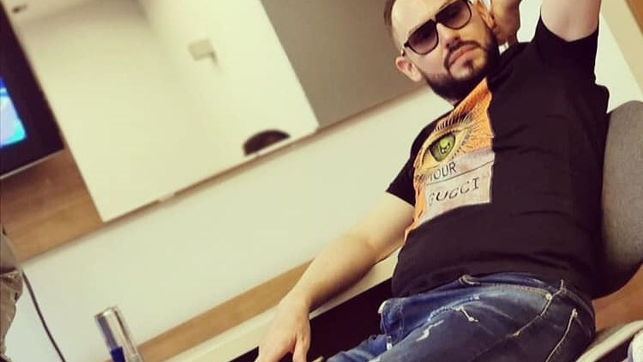 Influencerul Andrei ”Versace”,  supranumit și ”Regele Fițelor”, găsit mort în locuinţa din Sectorul 1, fără a prezenta urme de violenţă (surse)