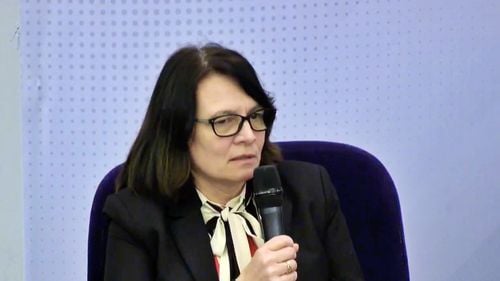 Șefa direcției de învățământ preuniversitar din Ministerul Educației, Tania Irimia, s-ar putea întoarce la catedră, după aproape 24 de ani de minister: a luat peste 110 puncte la pretransfer, la Liceul Tehnic din Buzău