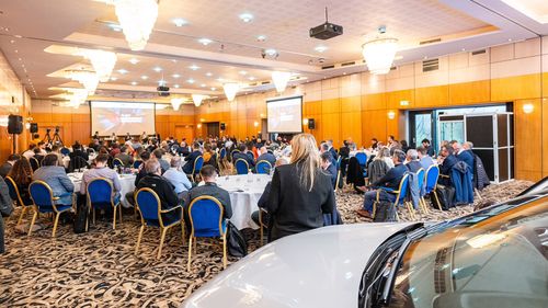 Explorează strategii avansate pentru optimizarea managementului flotelor auto (Parteneriat)