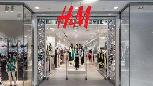 H&M intenţionează să vândă haine la mâna a doua în magazinul său emblematic din Londra