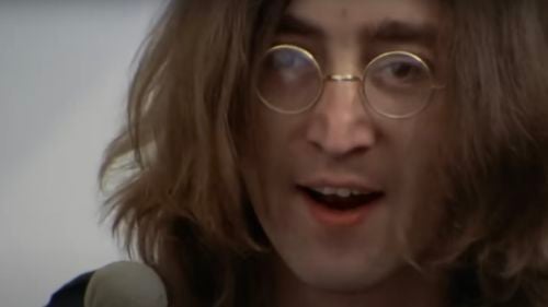 O chitară a lui John Lennon găsită într-un pod stabileşte un ”record mondial” la licitaţie