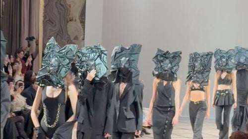 Medeea la Mercedes-Benz Bucharest Fashion Week: O colecție despre individualism și funcționalitate