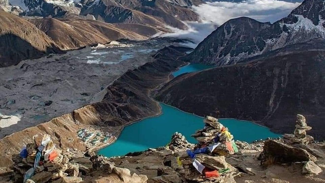 Înmormântare simbolică în Nepal a unui gheţar afectat de încălzirea climatică / "Studiez acest gheţar de 40 de ani, l-am văzut topindu-se cu ochii mei",