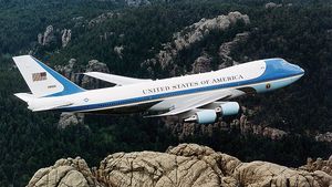 Statele Unite analizează oferta Qatarului de a furniza un avion prezidenţial în valoare de 400 de milioane de dolari / Dacă va fi acceptat, avionul ar urma să fie donat în final bibliotecii prezidenţiale a lui Trump, la încheierea mandatului acestuia