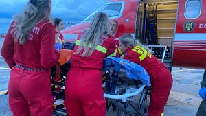 Florin Piersic a fost adus cu o aeronavă SMURD la București, la Institutul ”Matei Balș” / Transferul s-a făcut la solicitarea familiei / "Nu este pe secția de Terapie Intensivă, este internat pe o secție normală, este stabil"