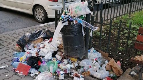 Primarul Radu Mihaiu, către locuitorii Sectorului 2: Nu putem avea câte un angajat pentru fiecare om. Nu putem mătura din oră-n oră. E nevoie și de un minim de efort din partea fiecăruia pentru a păstra curățenia