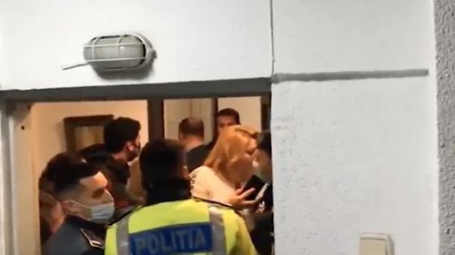 Firul evenimentelor din cabinetul senatoarei Șoșoacă, relatat de translatorul echipei de jurnaliști italieni: ”Care pandemie, doamnă? Atunci tu și ea de ce nu ați murit?”