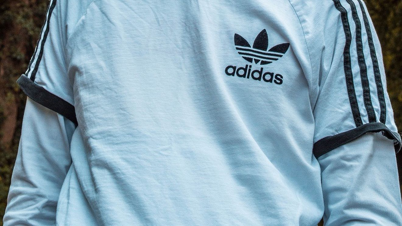 Adidas a anunţat suspendarea activităţilor sale din Rusia
