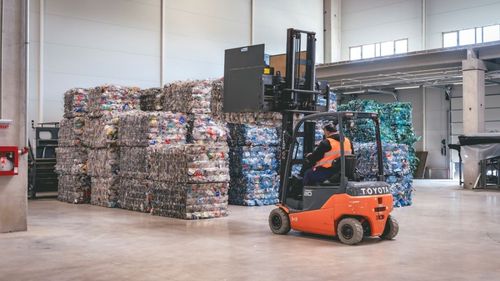 Bilanț: Cum funcționează returnarea ambalajelor cu garanția de 50 de bani după o jumătate de an de la inaugurarea Sistemului de Garanție-Returnare