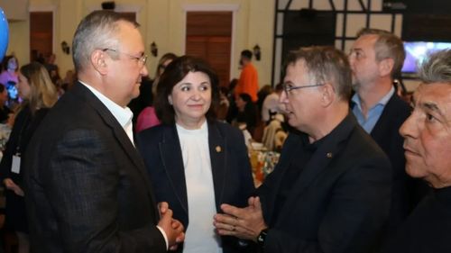 Candidatul Ciucă susține că nu a predat mandatul de premier până nu a „rezolvat toate problemele” la greva profesorilor / În realitate, guvernul său a încercat tot felul de tertipuri pentru a amăgi cadrele didactice care cereau salarii mai mari și a rămas în funcție sub presiunea alianței PNL-PSD