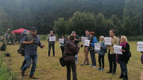 Gesturi de solidaritate cu refugiații la frontiera dintre Polonia și Belarus. CEDO obligă Polonia și Letonia să acorde ajutor refugiaților la frontierele lor