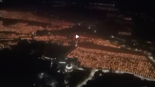 VIDEO Imagini impresionante din Tirolul de Sud: o mare de lumini pentru a salva podgoriile împotriva înghețului