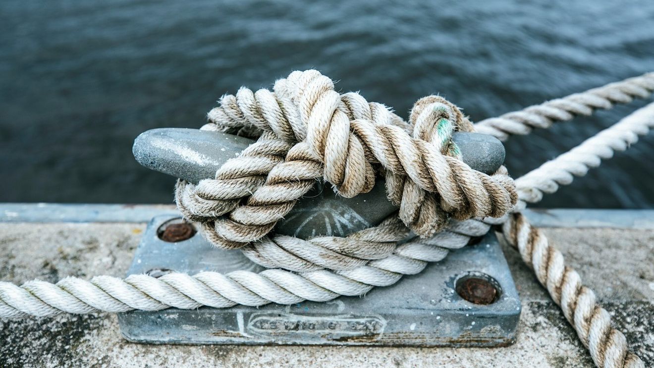 Navă cu marfă din Rusia, reţinută de vameşii germani în portul Rostock
