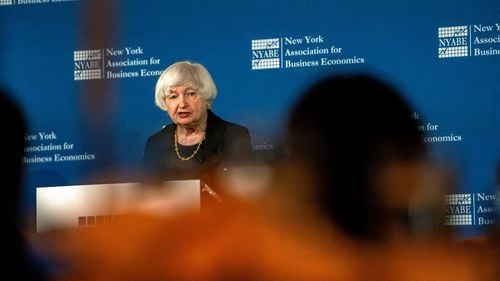 Bloomberg: Hackeri chinezi au accesat computerul secretarei Trezoreriei SUA