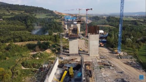 Încep lucrările de asfaltare pe primul lot al Autostrăzii A 1 Sibiu – Piteşti. Lotul Sibiu – Boiţa a ajuns la 46 % şi va fi deschis circulaţiei anul viitor, anunţă ministrul Drulă
