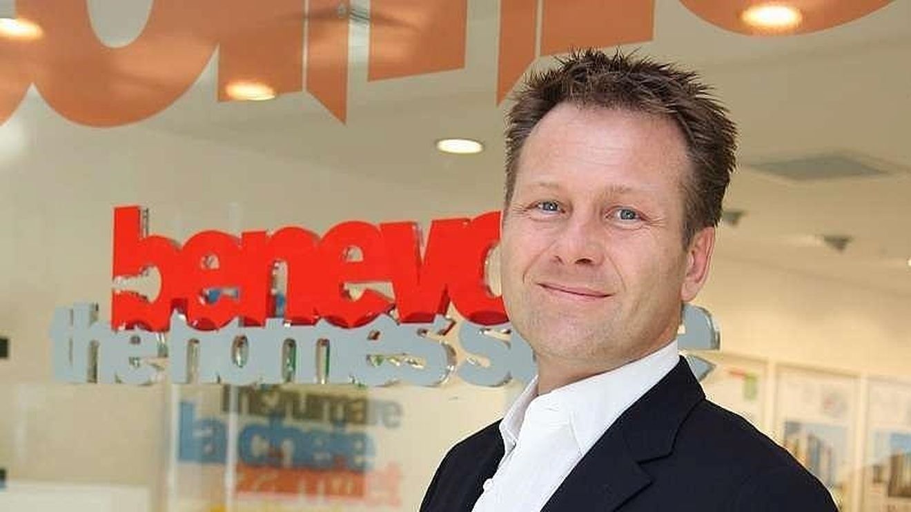 Cine este Michael Topolinski, misteriosul investitor imobiliar canadian de la care Ministerul Sănătății cumpără 115 milioane de măști medicale / Ce afaceri a făcut cu statul în România și proiectele imobiliare anunțate în București