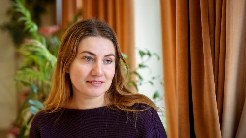 Învățătoare la sat – povestea Elisabetei Păcuraru, învățătoare la Școala Gimnazială Eșelnița din Mehedinți