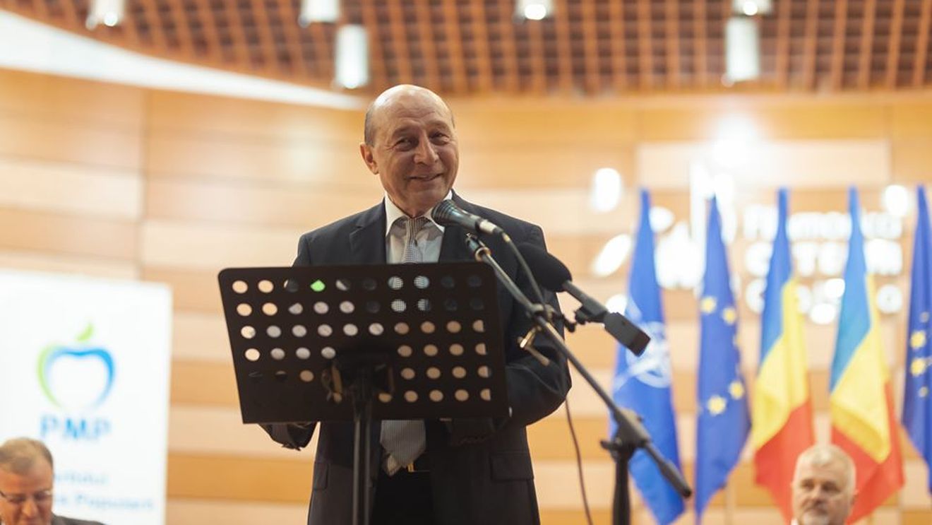 Băsescu: Moțiunea de cenzură nu va trece, ceea ce va întări alianța de la guvernare, dar liberalii trebuiau să o depună, pentru că altfel „erau penibili”