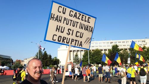Report: Democracy in Romania becomes form without substance/ Justice sacrifices its independence to serve the interests of political actors and power Institutions / The PSD-PNL Coalition Is united by the desire to control public resources