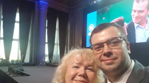 Saga familiei liberale Nicolescu continuă: mama, abia numită secretar de stat, e propulsată și în Consiliul de administrație al firmei care se ocupă de închiderea minelor