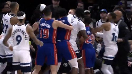 VIDEO Bătaie ca-n filme în NBA: Șapte jucători eliminaţi în timpul meciului Minnesota vs Detroit