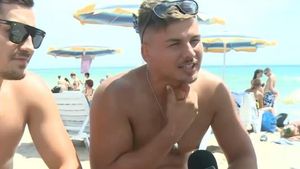 Coronavirusul, tratat cu inconștiență pe litoral: Pentru noi nu există pandemie / Bere încontinuu, ne hidratăm gâtul