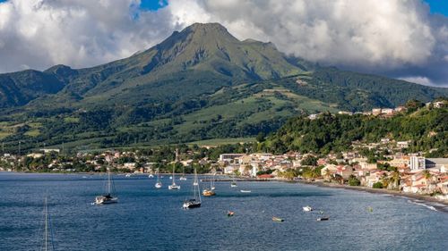 Extrema dreaptă franceză, învinsă de stânga în Martinica, Guyana şi Guadelupa