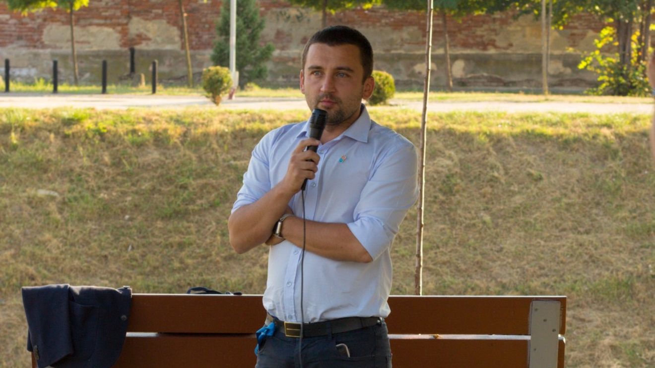 Cristian Moş, fondatorul USR Timiş, anunţă că va candida ca independent la Primăria Timişoara / ”Fritz şi Nica s-au luat în braţe după 4 ani de zile în care s-au scuipat”