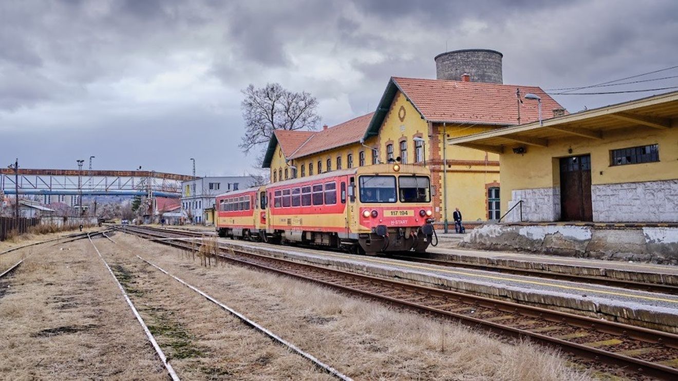 Mai mulţi pasageri au suferit arsuri într-un tren din Ungaria, din cauza unei defecţiuni tehnice / Apa de răcire a trenului motor a dat în clocot iar aburul a scăpat din rezervor