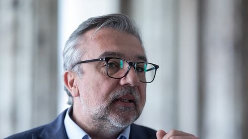Lucian Romaşcanu, despre decizia PSD de a lăsa la latitudinea votanţilor săi pe cine vor alege în turul doi: Dacă cineva crede că există vreo minimă posibilitate a partidelor de a mai influenţa votul românilor, nu a fost atent la rezultatele de duminică