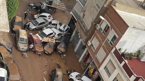 Noi ploi torenţiale în Spania, la două săptămâni după inundaţii. Meteorologii au emis cod roşu