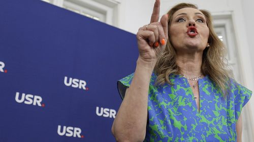 Elena Lasconi, despre Geoană: Sunt unii care se dau independenţi şi ştiu foarte bine drumul către Moscova. Linia mea în ceea ce priveşte Rusia e: „Daţi-ne tezaurul înapoi, încetaţi războiul din Ucraina şi plecaţi de pe teritoriile ocupate!”