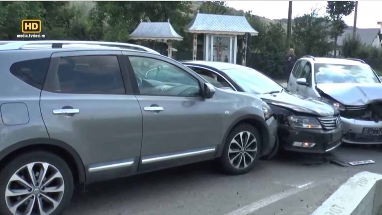 Un şofer a murit în Argeș, după ce două mașini s-au ciocnit, iar una din ele a ricoşat în cea condusă regulamentar de victimă