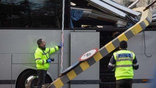 Șoferul autocarului strivit în Pasajul Unirii a virat pe o bandă greșită cu câteva secunde înainte de accident (presa din Grecia)