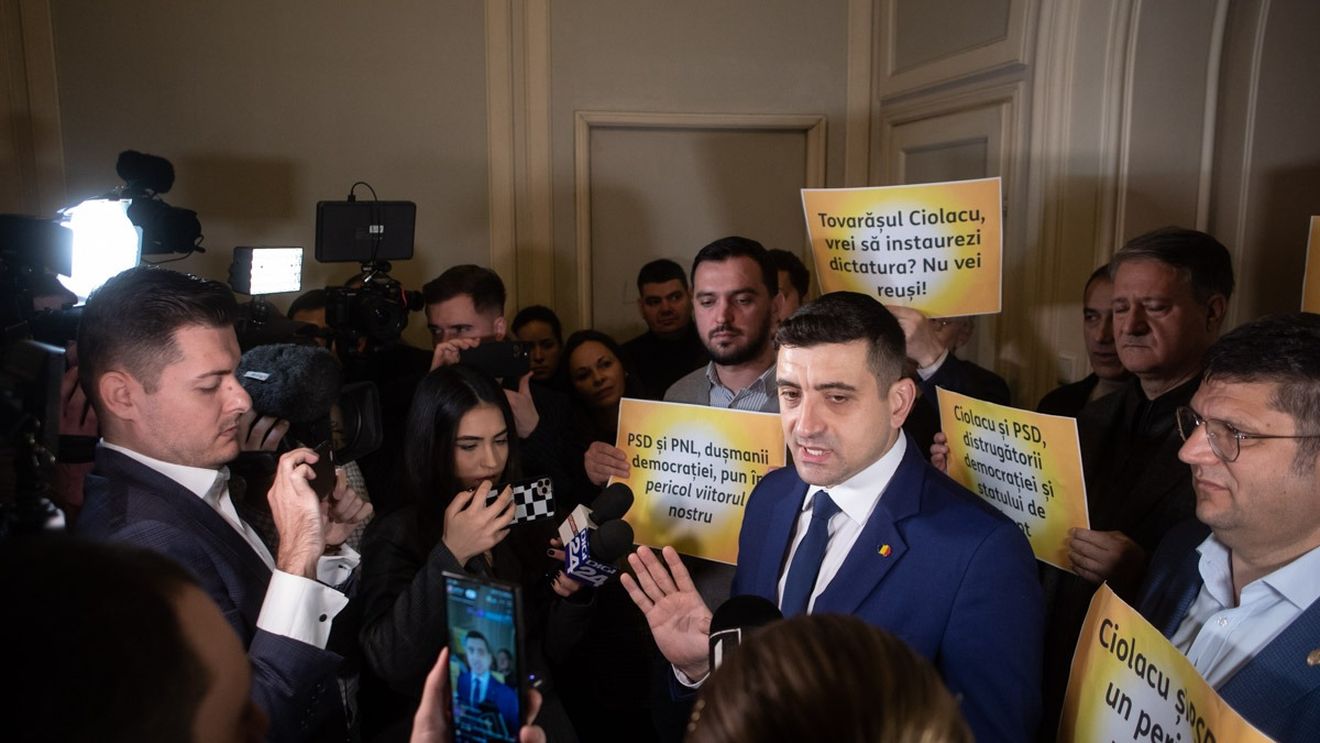 VIDEO Protest AUR la sălile de ședințe ale PSD și PNL de la Parlament, împotriva comasării alegerilor: "Marcel pentru noi e un pui de dictator" 