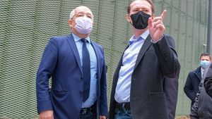 Boc anunță un proiect de lege transpartinic pentru unificare administrativă voluntară. Cum se vor uni o comună și un municipiu