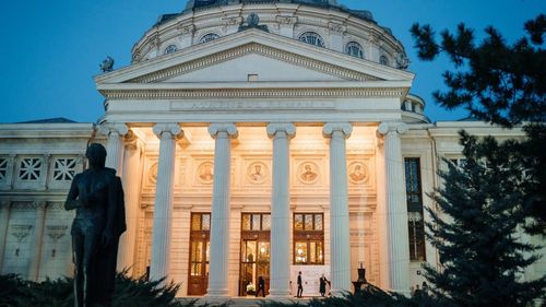 Festivalul „Enescu”: Concert al orchestrei Les Siecles. marţi, pe scena Ateneului Român