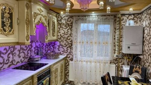 Apartamentul ”amenajat în stil clasic-oriental” din Satu Mare a stârnit un val de ironii după ce a fost scos la vânzare