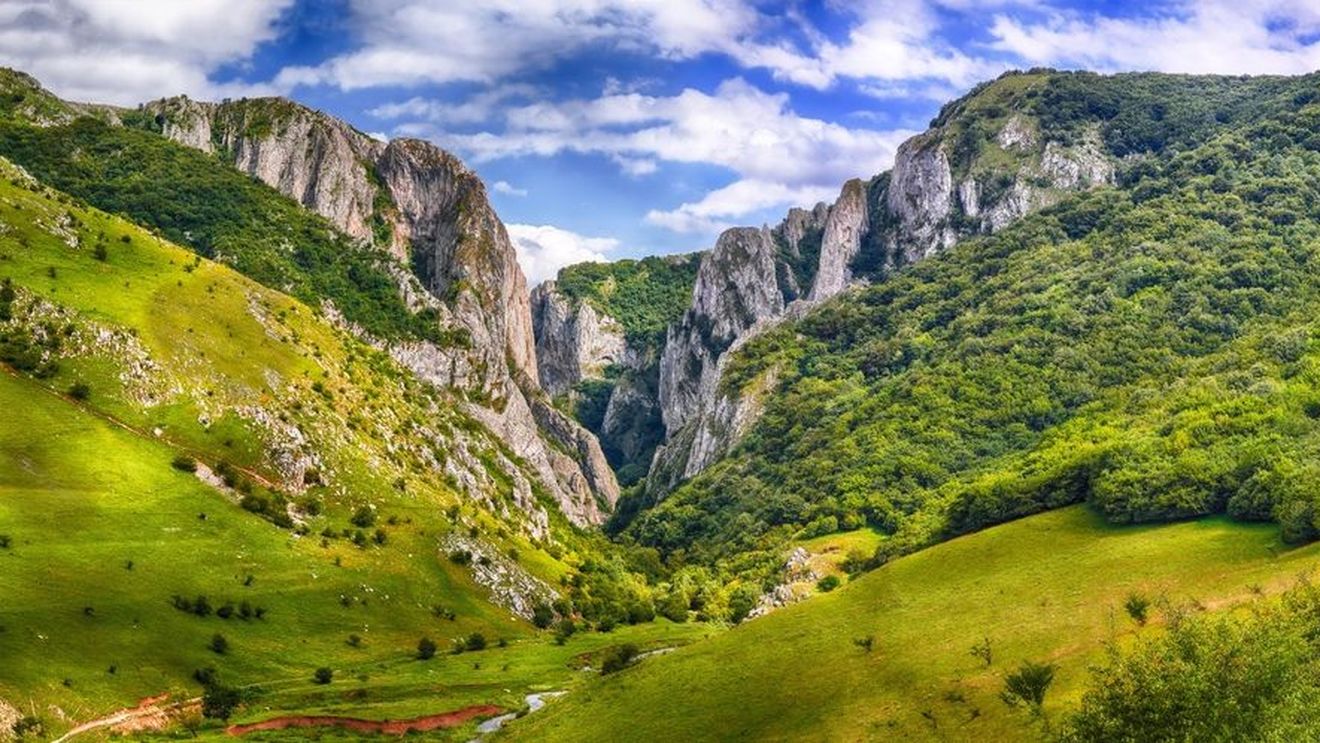 Atenţionare Salvamont: Căderi mari de pietre de pe versanţi în Defileul Cheile Turzii / Traseul, închis joi pentru acţiuni de curăţare