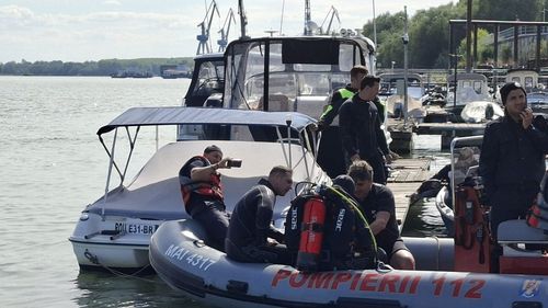 VIDEO Intervenţie a pompierilor din Brăila pentru căutare unui autoturism căzut în Dunăre