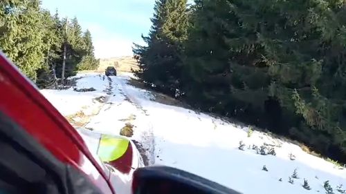 Intervenţie a Salvamont Maramureș pentru recuperarea a doi tineri ucraineni blocaţi pe munte. Unul dintre ei este rănit şi nu se mai poate deplasa