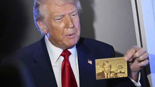 Donald Trump ordonă noi operaţiuni dure anti-migranţi la Los Angeles, Chicago şi New York / Președintele SUA vorbește despre „distopia Lumii a Treia” care trebuie contracarată