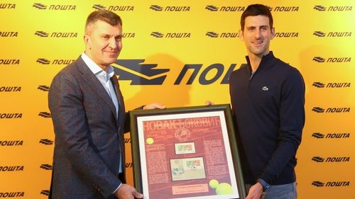 Novak Djokovici, ai cărui avocaţi susțin că a fost testat pozitiv pentru COVID-19 pe 16 decembrie, a participat a doua zi la un eveniment organizat de federaţia sârbă de tenis