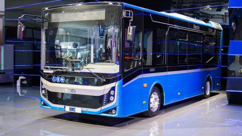 Olguța Vasilescu profită de schimbarea legii achizițiilor și face o achiziție mai rapidă de mijloace de transport în comun