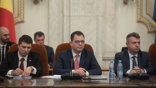 Ministrul Turismului, Radu Oprea: Nu a ajuns niciun fel de pericol către plajele din România şi litoralul este sigur, se poate înota în apa mării fără probleme/ Există partea de război hibrid. Cred că este o dezinformare