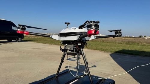 VIDEO Cum arată dronele românești care vor fi construite lângă Ploiești: ”pot fi folosite și în situații extreme precum recuperarea victimelor unor calamități, precum inundații sau cutremure”