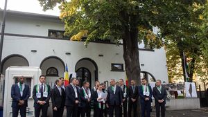 FOTOGALERIE Diplomați din 21 de țări islamice au mers vineri la Ambasada Palestinei în semn de solidaritate