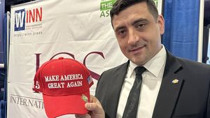 POLITICO: Campionul român al mișcării MAGA, extremistul George Simion, vizează ascensiunea la guvernare, în contextul destrămării coaliției pro-europene / „Suntem dispuși să discutăm cu toată lumea pentru a forma un guvern”