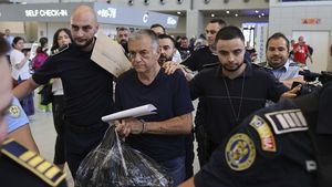 BREAKING Înalta Curte i-a eliberat din penitenciar pe Ionuț Costea, cumnatul lui Mircea Geoană, și fostul ministru de Finanțe Sebastian Vlădescu / Lia Savonea a fost în completul care a luat decizia, pe o procedură extraordinară / Prejudicii totale de 5,6 milioane de euro