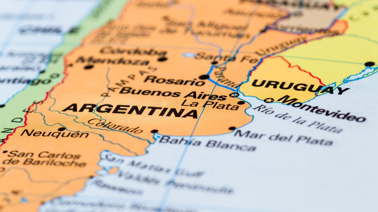 ''Maree roşie'' de alge pe plajele din Argentina de la Oceanul Atlantic